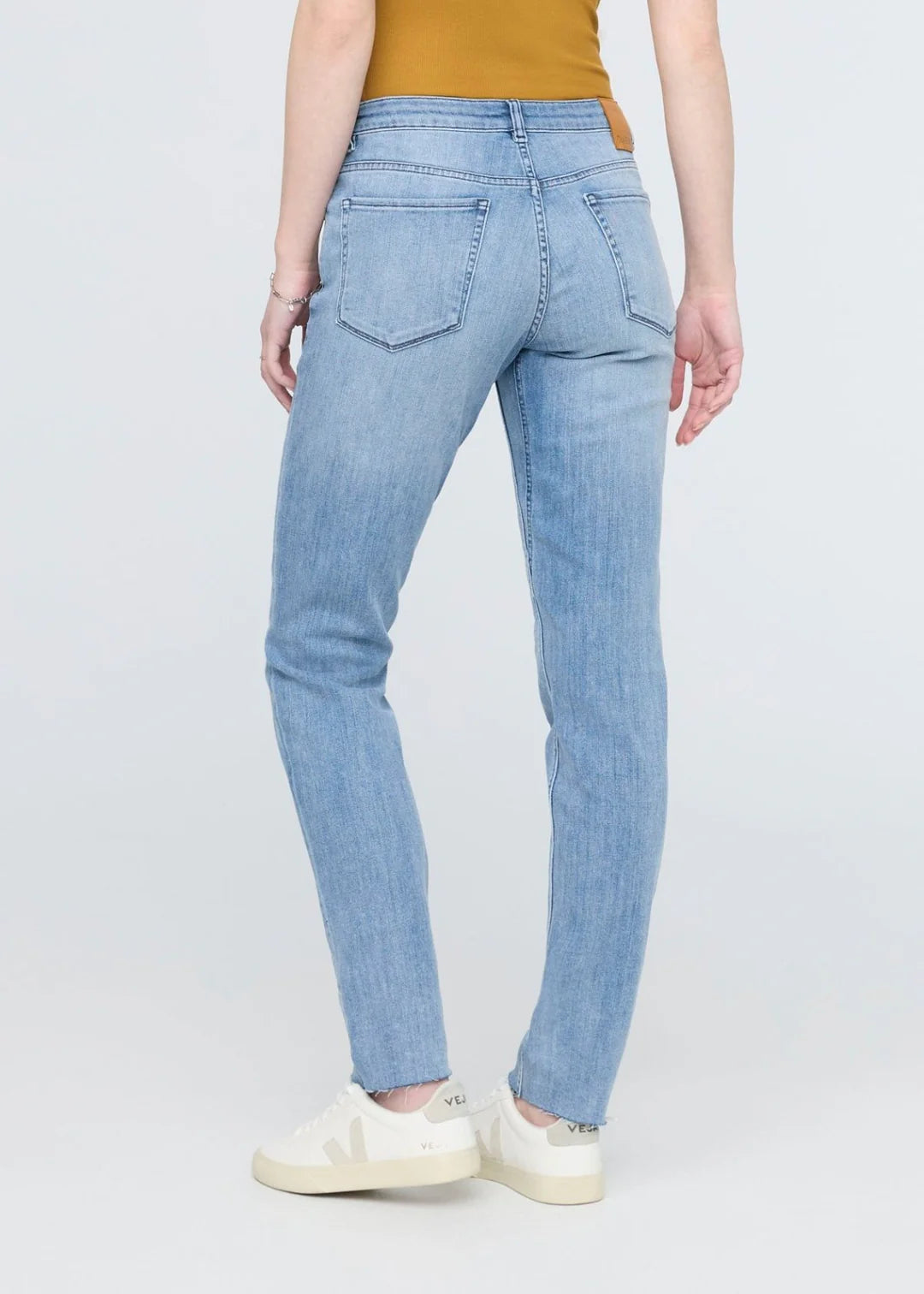 DU/ER Pantalon Performance Denim Girlfriend - Femme