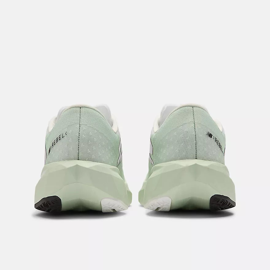 New Balance Chaussures De Course Sur Route Fuelcell Rebel V4 - Femme