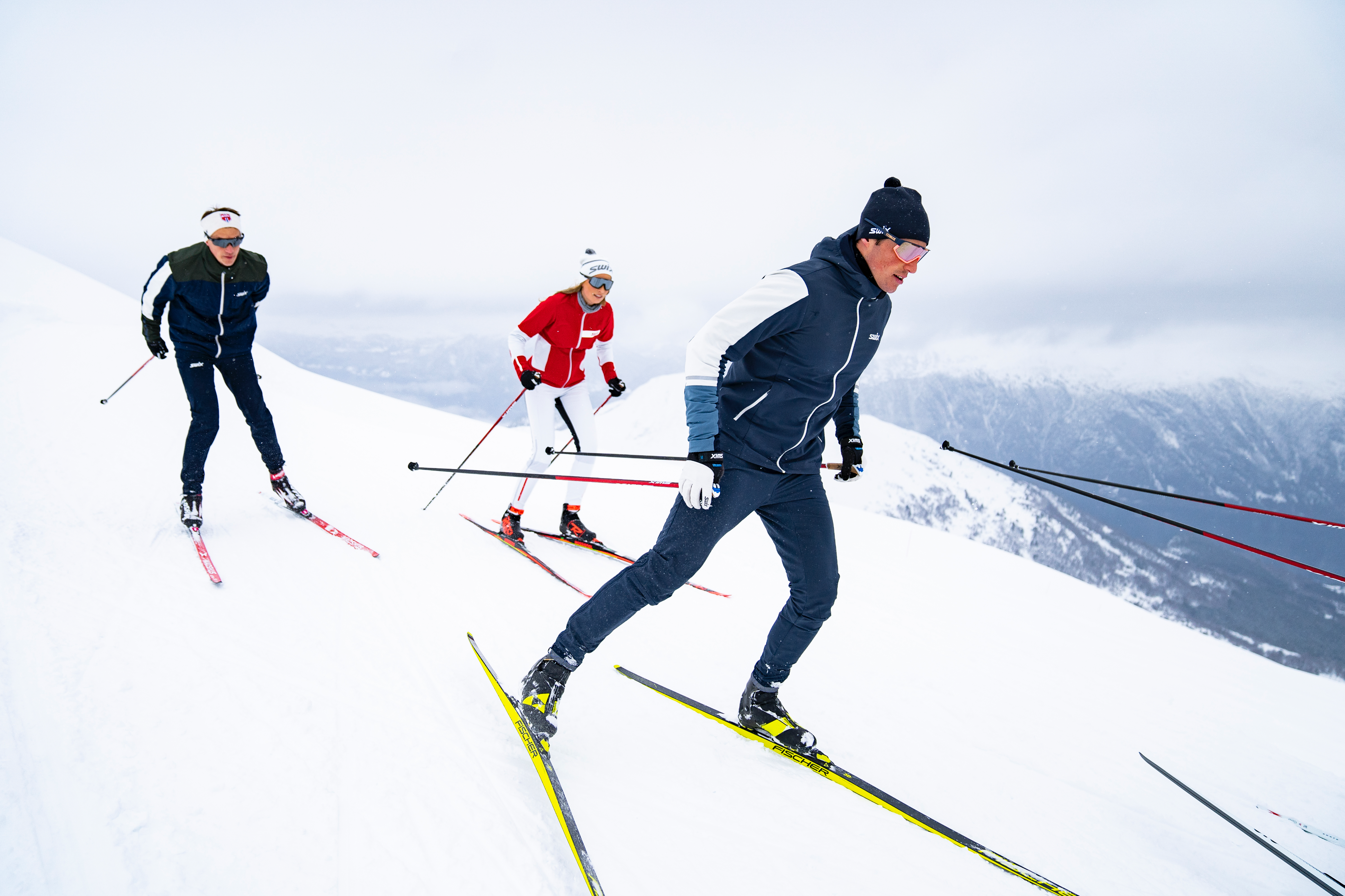 Magasinez les meilleures marques de vêtements, de chaussures et d'équipement de sports tels que la course, le ski, le ski de fond, le snowboard, le paddleboard et plus encore.