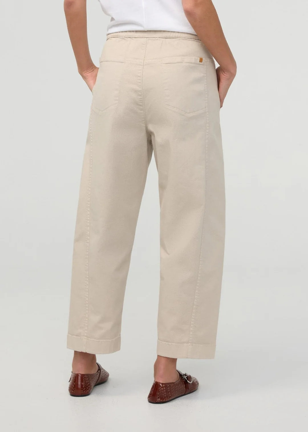 DU/ER PANTALON FLEX TWILL BARREL PULL ON - FEMME