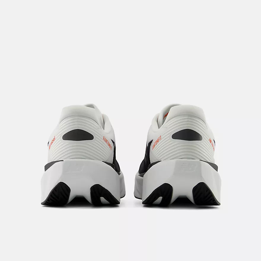 NEW BALANCE CHAUSSURES DE COURSE SUR ROUTE FUELCELL REBEL V5 - HOMME